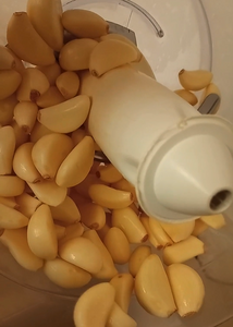 Garlic cloves